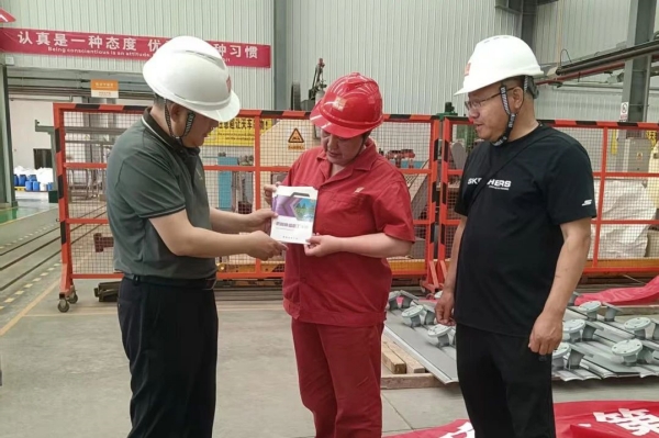 张家口市桥西区总工会开展安全生产“进企业”宣传活动